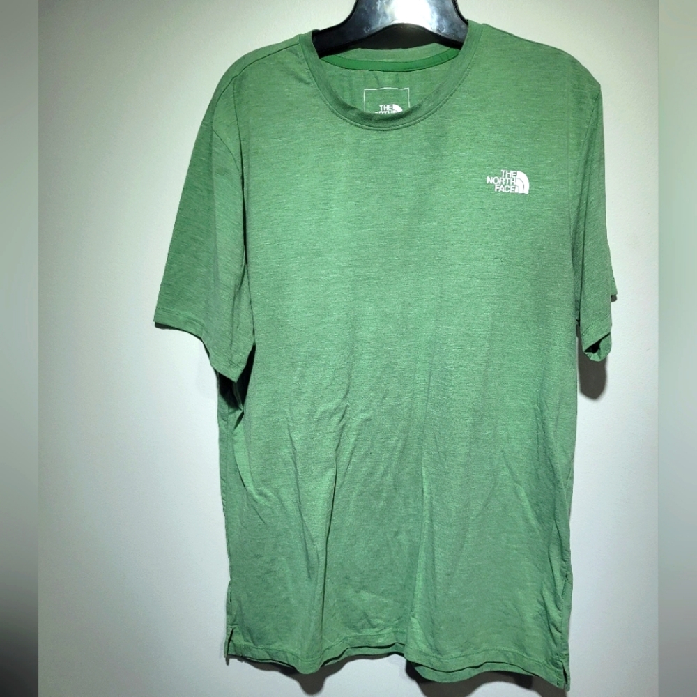 The North Face Men's Light Weight Green T-Shirt Size MEDIUM